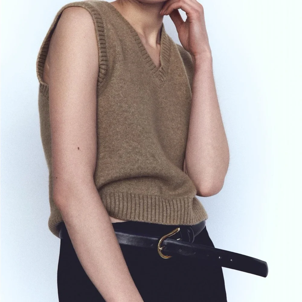 Zara limited edition pure leather minimalist buckle belt